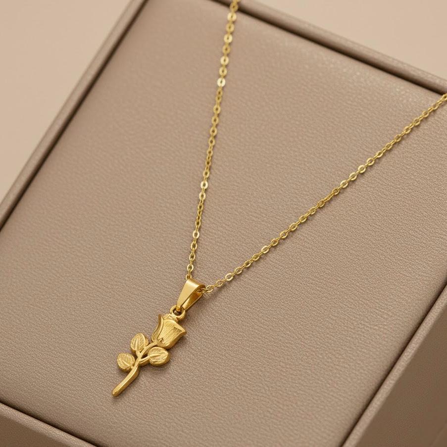 Elegant Gold Rose Pendant Necklace