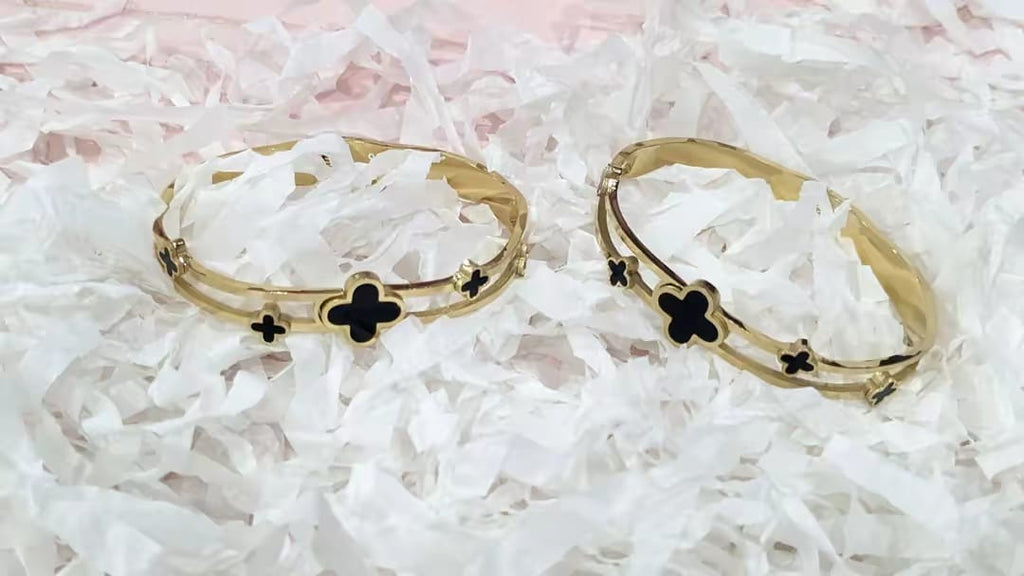 Gold Plated Clover Bracelet for Women – Luxury Stainless Steel Bangle with Black Enamel