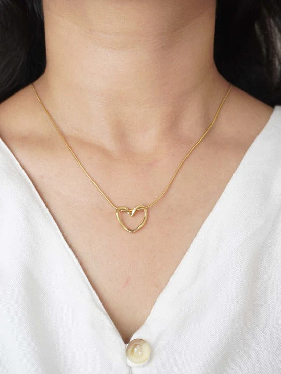 Luxury Gold Open Heart Necklace – Premium Stainless Steel Minimal Jewelry
