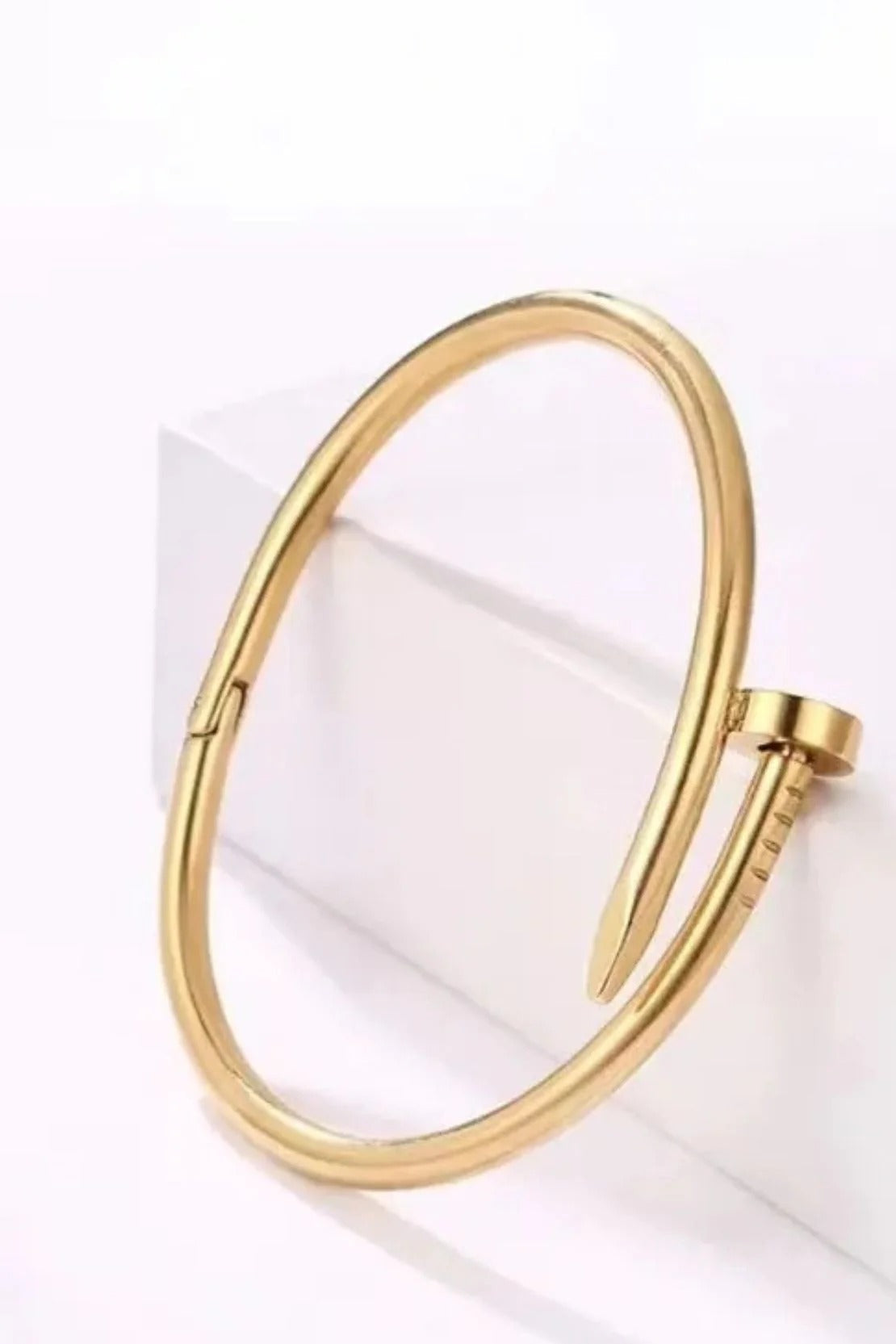 Nail Golden Bangle – Elegant & Durable Stainless Steel Bracelet